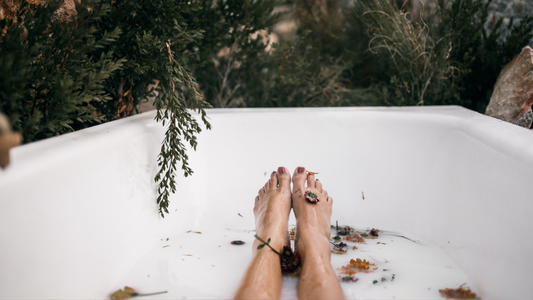 El baño de Afrodita postparto: un ritual para reconectar contigo